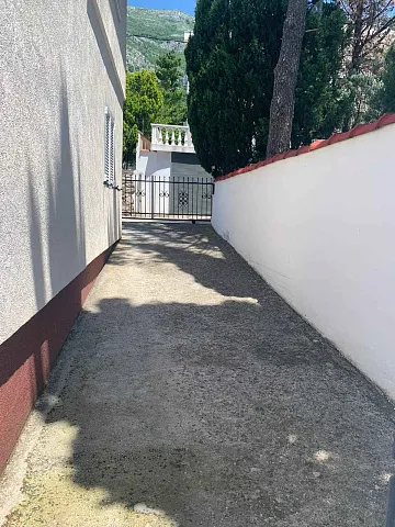 Three-story family house — photo 13